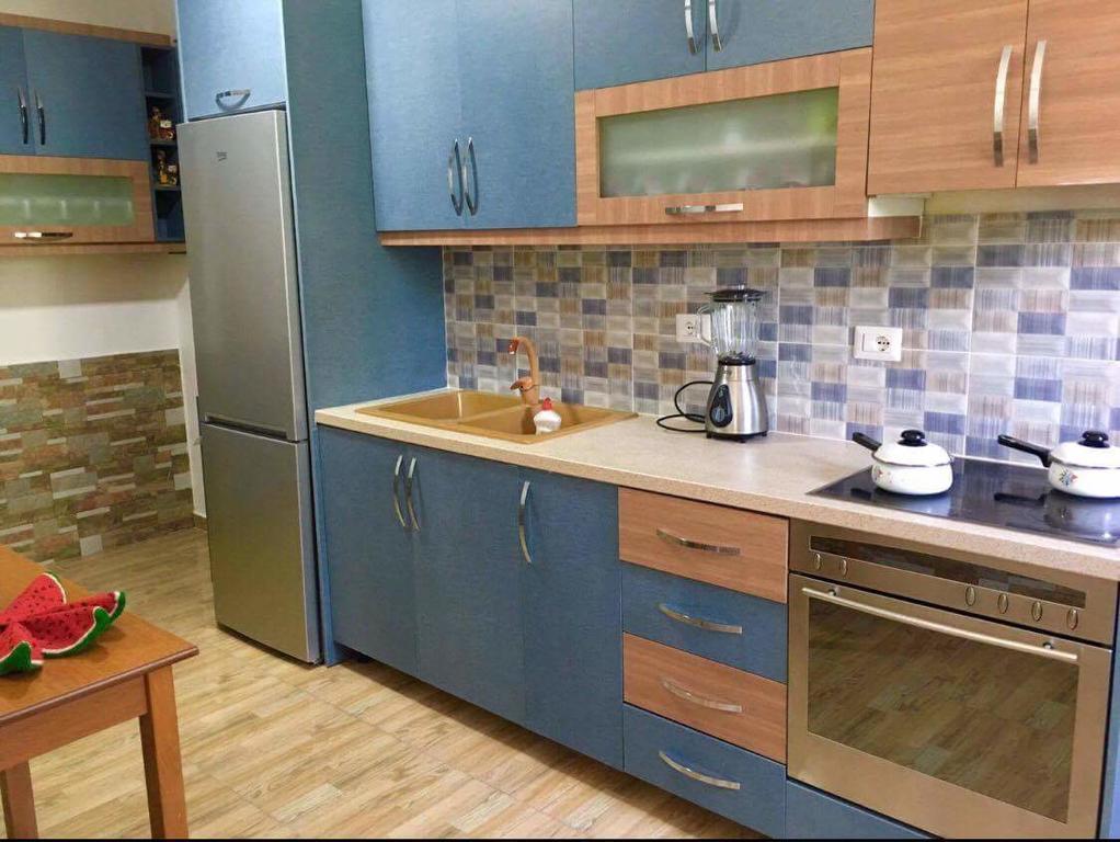 Vieri Apartments Lukovë Rum bild
